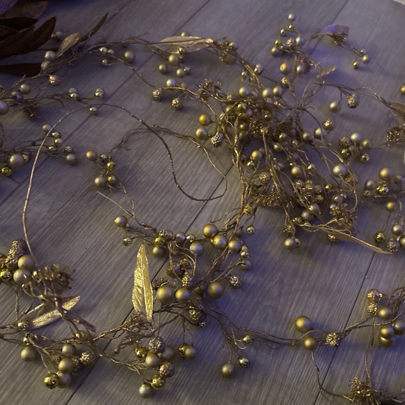 LCopper Laurel Leaf Garland with Gold Beaded Garland – Elegant Holiday Décor - Picture 8 of 8